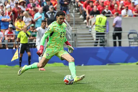 تألق وأجاد.. كيف ظهر شوبير مع منتخب مصر أمام بلجيكا؟ 